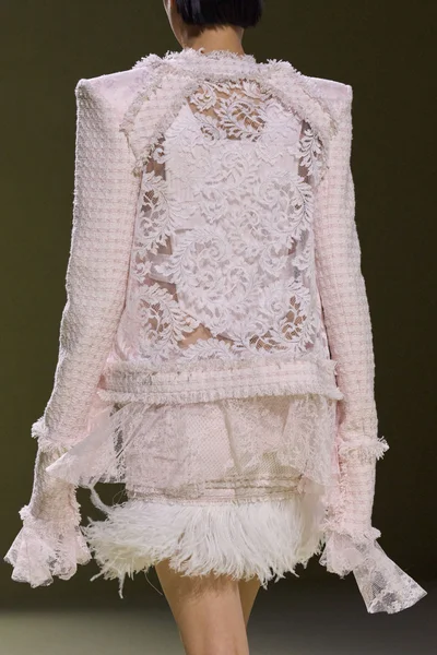 Look 84